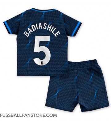 Chelsea Benoit Badiashile #5 Replik Auswärtstrikot Kinder 2023-24 Kurzarm (+ Kurze Hosen)